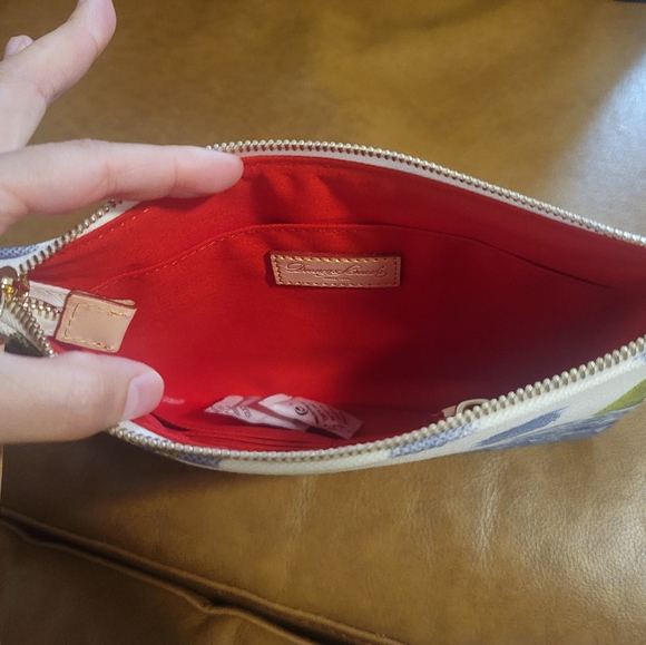 New Dooney and Bourke Floral Wristlet - Picture 4 of 5